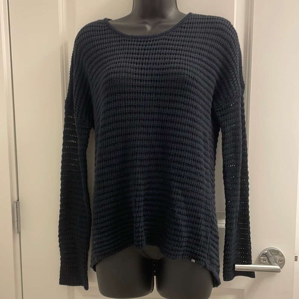 Volcom sweater